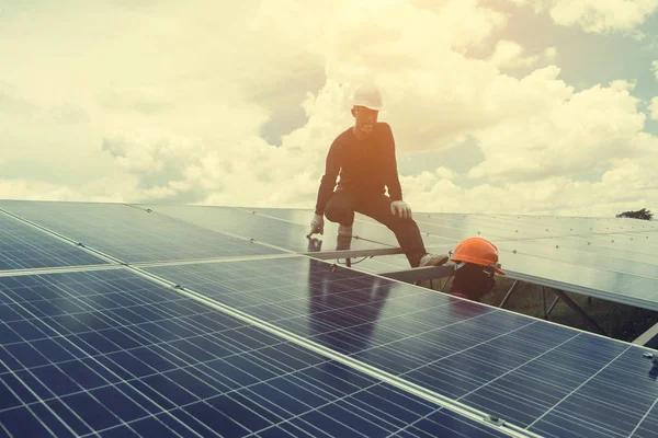 Preparing Your Home for a Roof Replacement in Cedar Lake